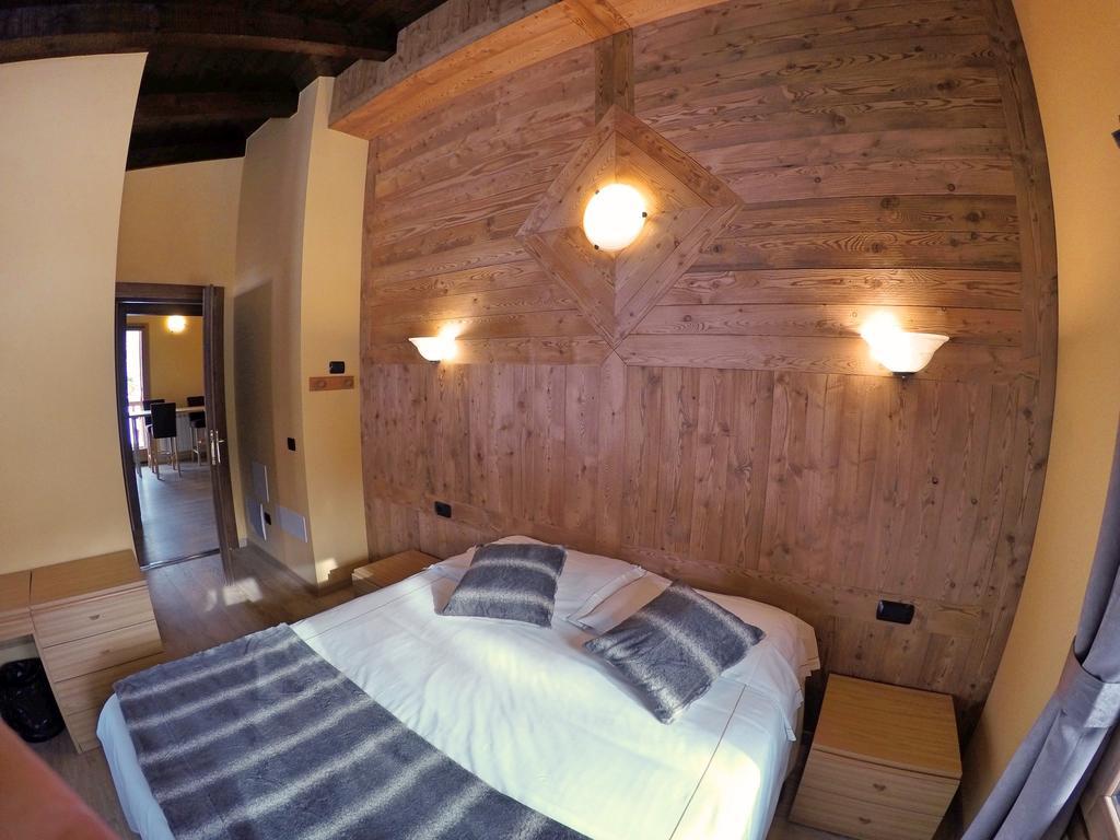 Chalet Alpina Hotel & Apartments La Thuile Bagian luar foto