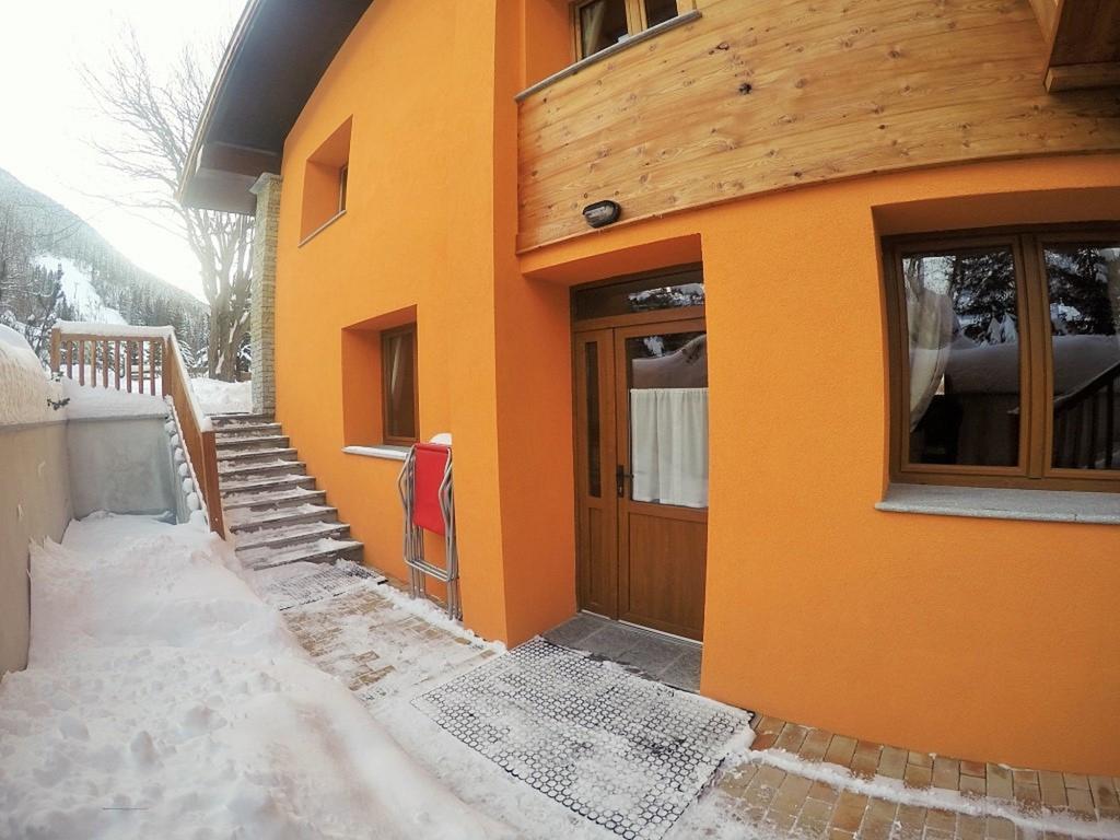 Chalet Alpina Hotel & Apartments La Thuile Bagian luar foto