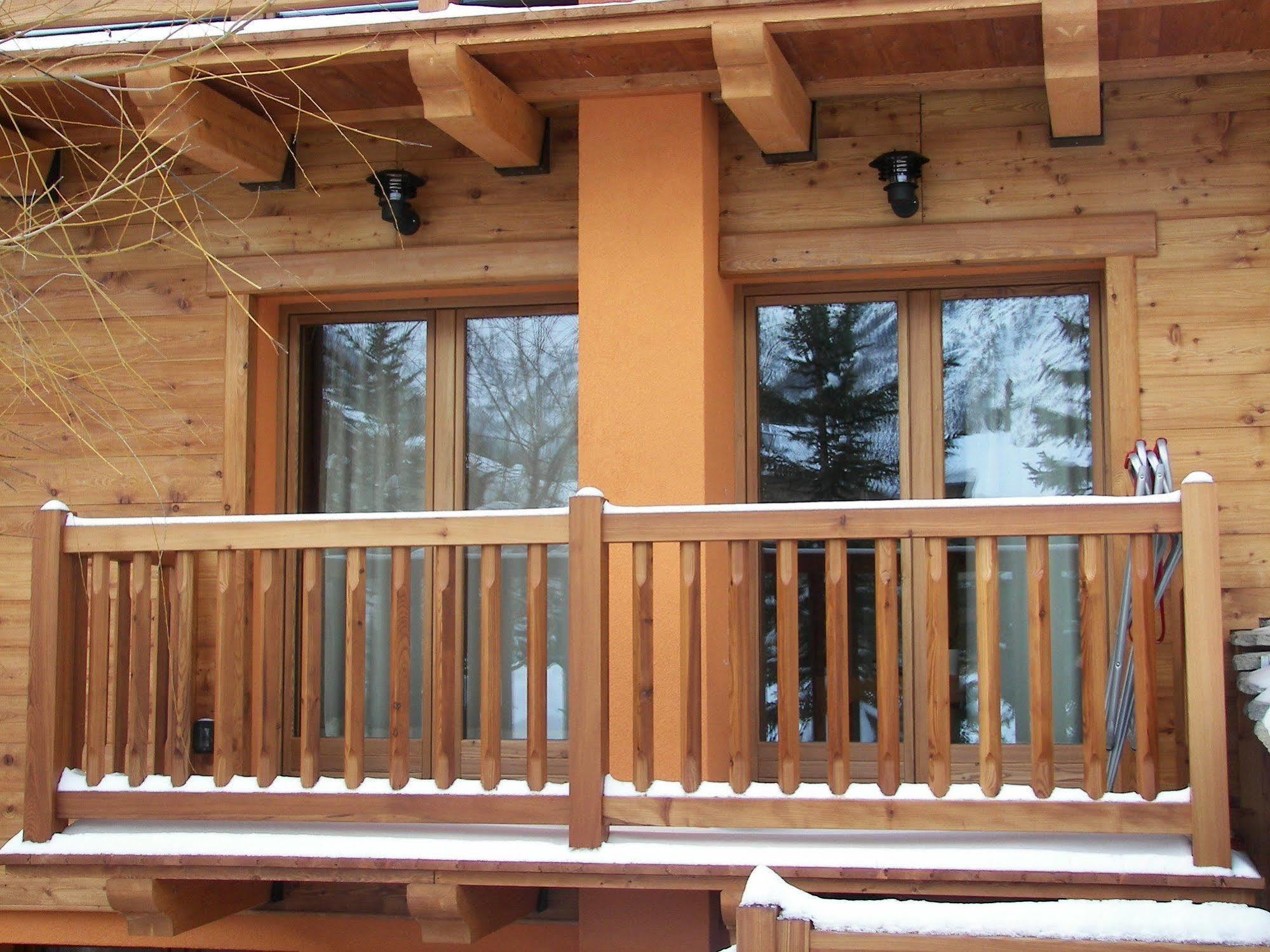 Chalet Alpina Hotel & Apartments La Thuile Bagian luar foto